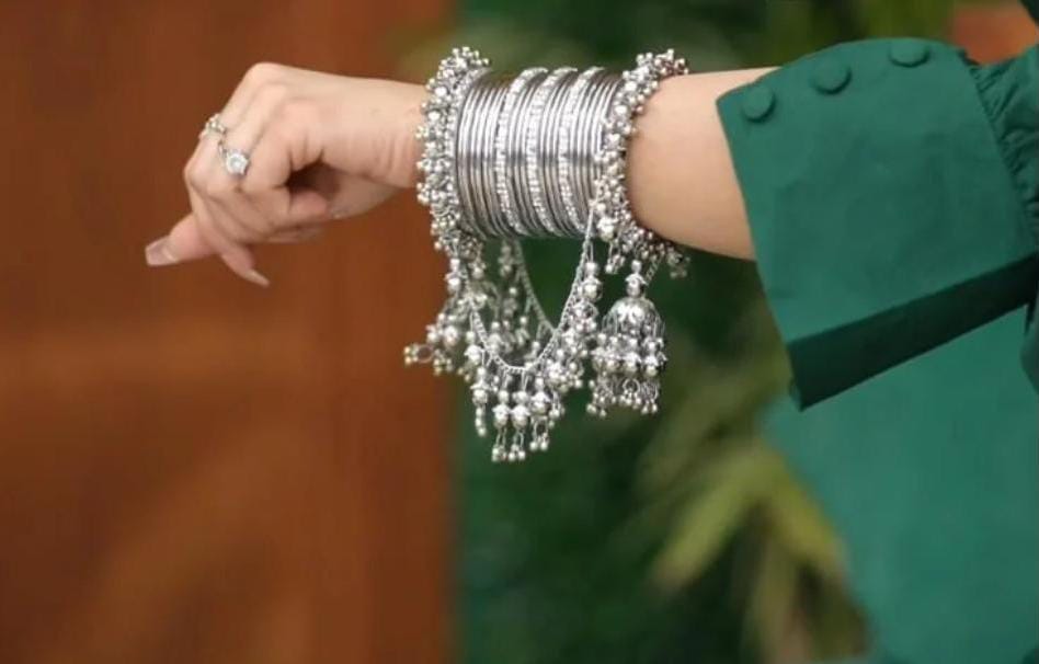 Royal Pearl Bangle Set with Jhumka Hangings - Ring Reza